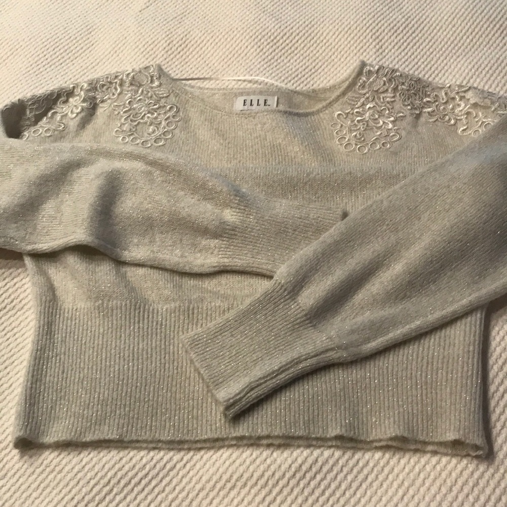 Beautiful ELLE Women’s Sweater - Picture 9 of 13